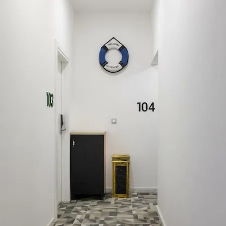 And Naida Ντουμπρόβνικ